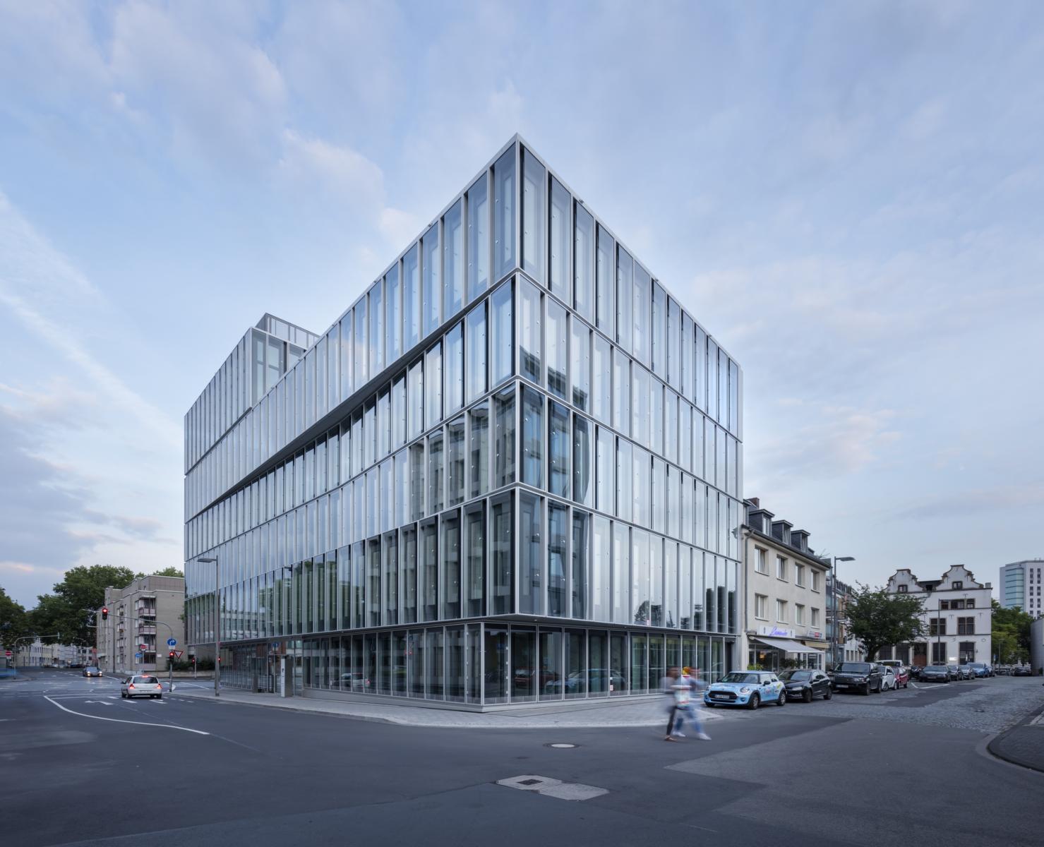 Investment Manager Sustainable Infrastructure & Energy (m|f|x) Hero Image