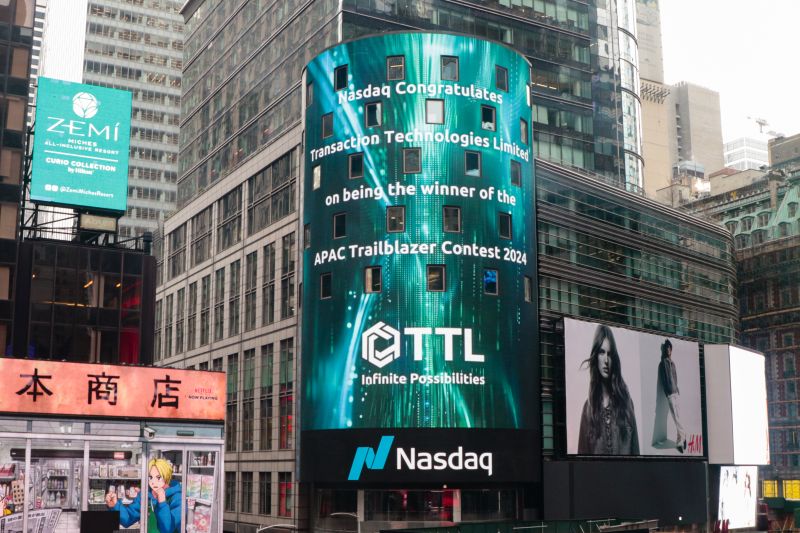 Lead Program Director (m|f|x) Hero Image