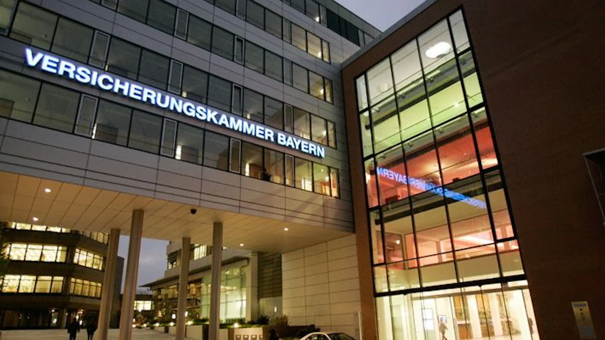 Senior Referent Kapitalanlagen (m|f|x) Hero Image