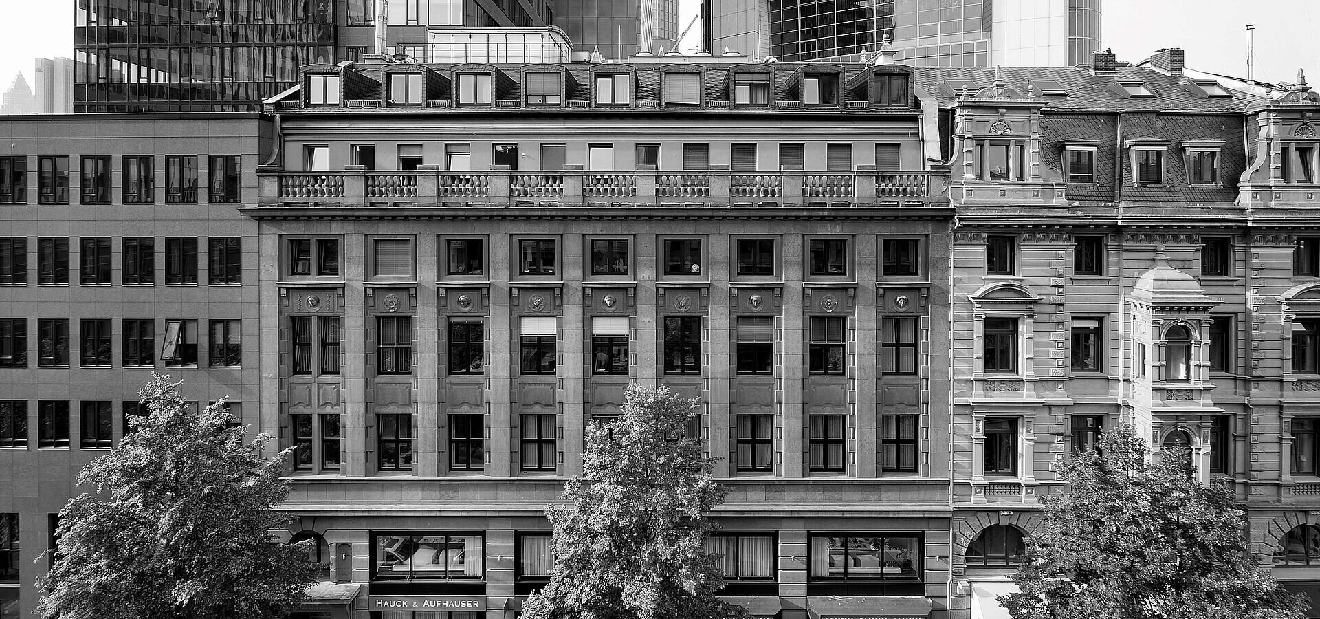 Werkstudent Private & Corporate Banking (m|f|x) Hero Image